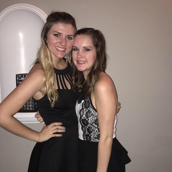 Black Dress - Picture 1 of 4